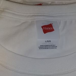 Selling brand new hanes shirts come in 3 pack.